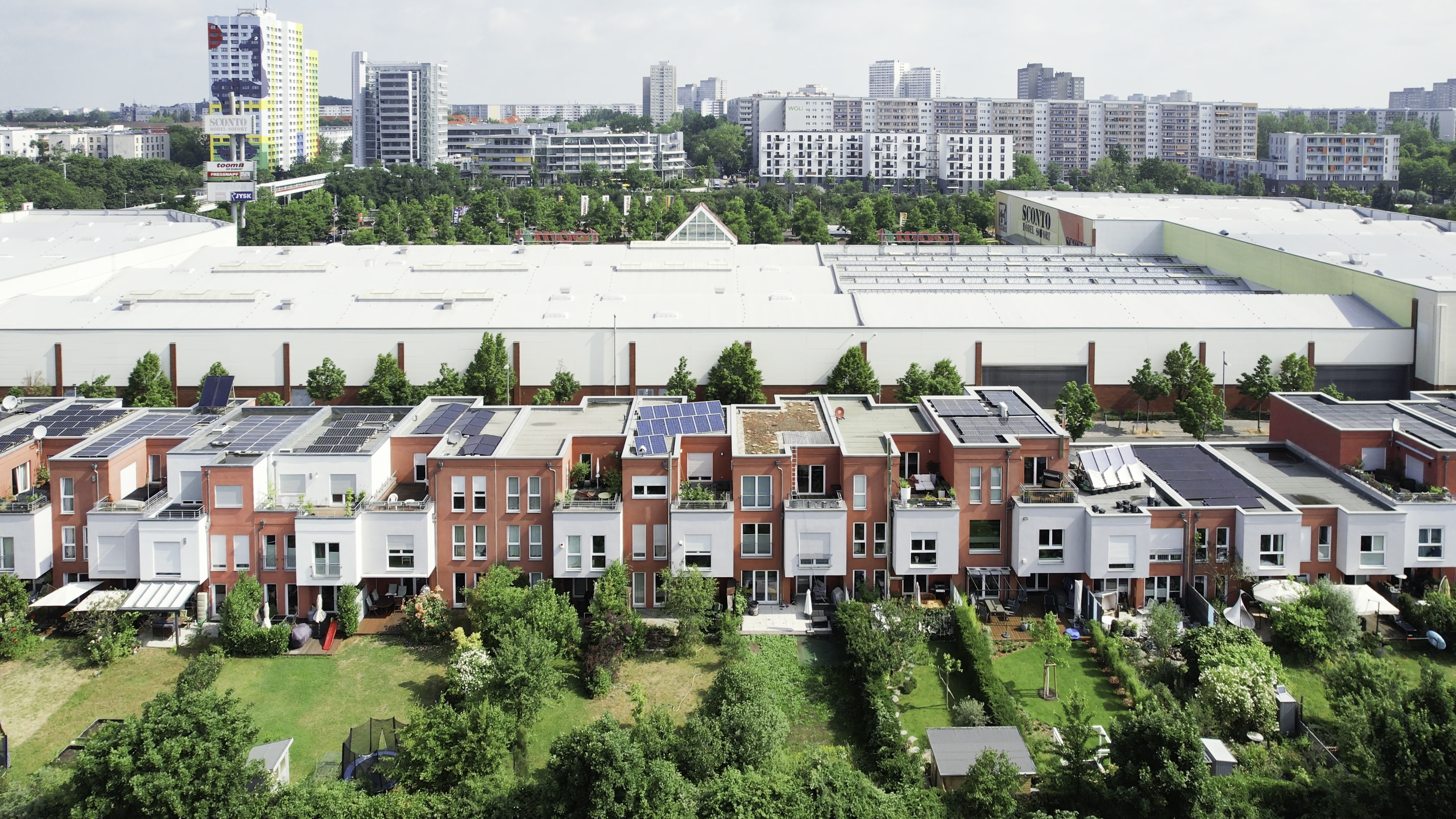 Photovoltaik-Abstand zum Nachbarn: Das gilt es zu beachten